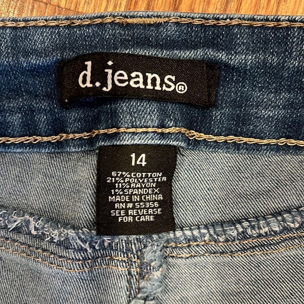 d. jeans Classic Blue Denim Shorts - Picture 3 of 4
